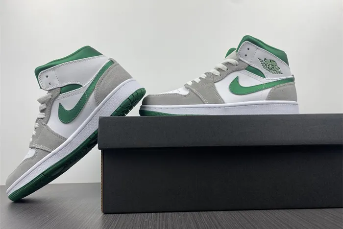jordan 1 mid se "grey pine green" is S*per clean dc7294-103