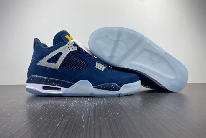 AIR JORDAN 4 RETRO