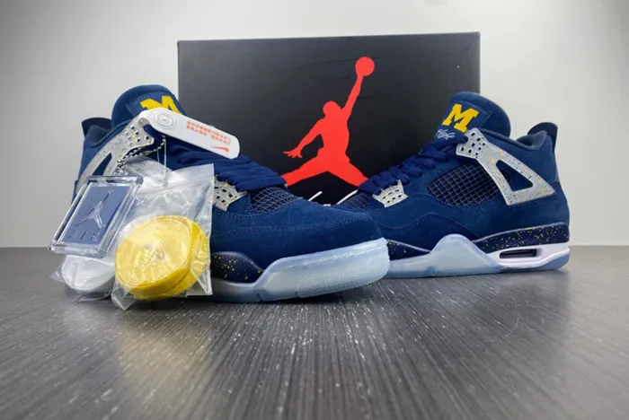 AIR JORDAN 4 RETRO
