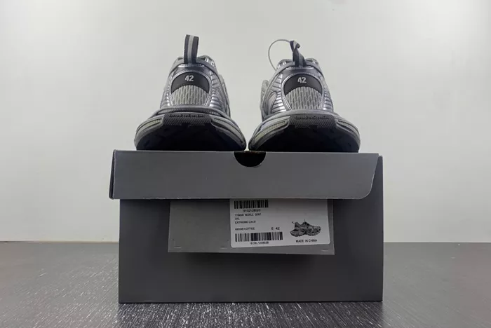 Ba*len*cia*ga phantom sneaker 778698 w3xll 2097